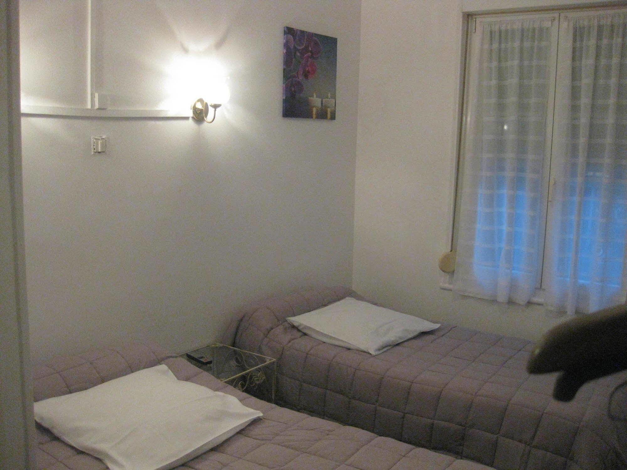 Hotel Le Monopole Reims Zewnętrze zdjęcie